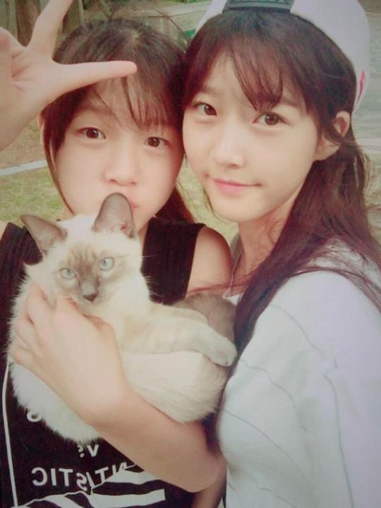 투 비 컨티뉴드 김새론, 동생과 다정셀카 '우월 유전자' 인증