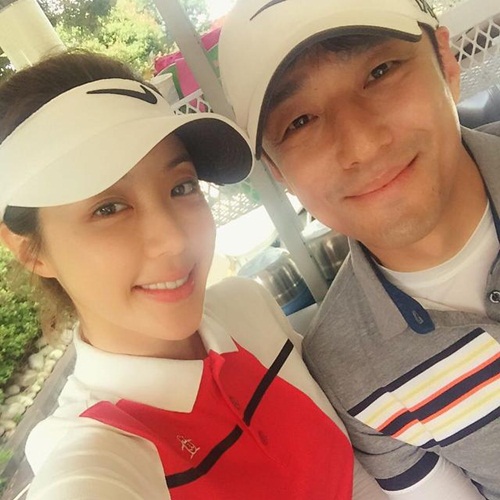 애인있어요 박한별, 지진희와 골프 인증샷...무슨 사이지? "즐거운 라운딩"