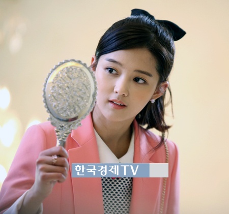 남보라 동안 비결은? ‘거울아 거울아 누가 가장 예쁘니?’