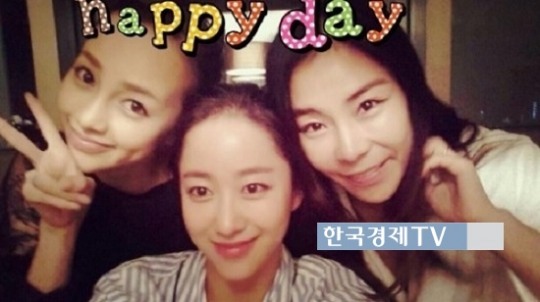 이준기 전혜빈 열애설 속 아유미 친분 인증샷 "비행기 타고 일본으로!"