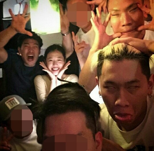 설리, 최자와 다정한 모습 포착 '꿀 떨어지네~'