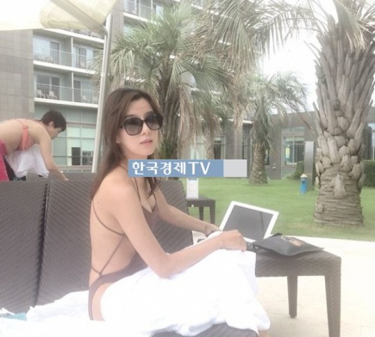 두번째 스무살 최윤소, 수영복 패션 '이국적 매력 물씬'