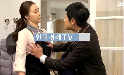 스무살 최지우, ‘가슴을 덮친 남자의 정체는?’