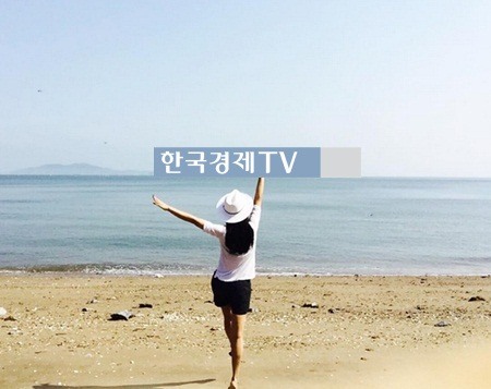 조정민, 해변에서 빛나는 완벽 뒤태