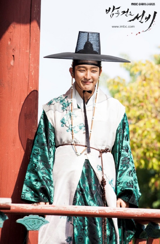 밤선비 이준기, 충격 고백 "술 마시면 소파를 칼로 난도질했다"...왜?