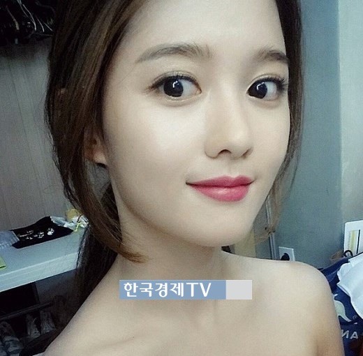 런닝맨 남보라, 아찔 쇄골라인 '눈길'...입은거야 벗은거야?