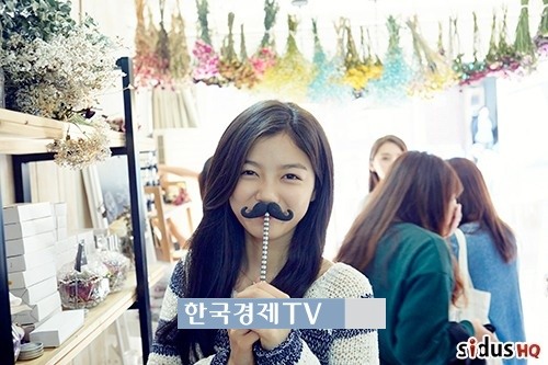 연애세포2 김유정, ‘콧수염 얼굴도 이렇게 귀요미’