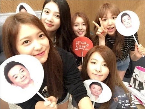 컬투쇼 레드벨벳 출연 인증샷 사진 속 '깜찍발랄'