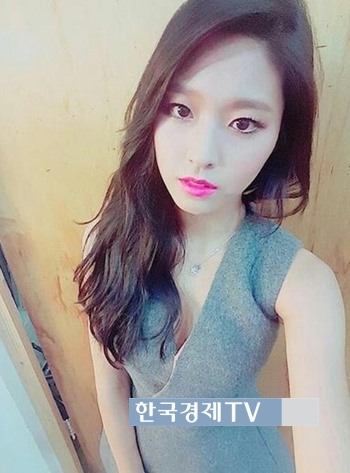 설현, 뇌쇄적 눈빛 '실제로 마주치면 이런 느낌?'