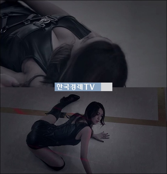 설현, ‘가슴골 훤히 드러낸 탑의상 하의실종 쩍벌’