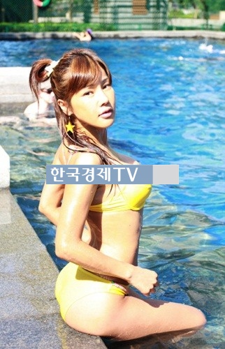 미나, 한 뼘으로 가릴 수 없는…40대 몸매