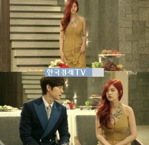 디데이 정소민, ‘가슴골 훤히 드러낸 럭셔리 볼륨폭발…아찔하네’
