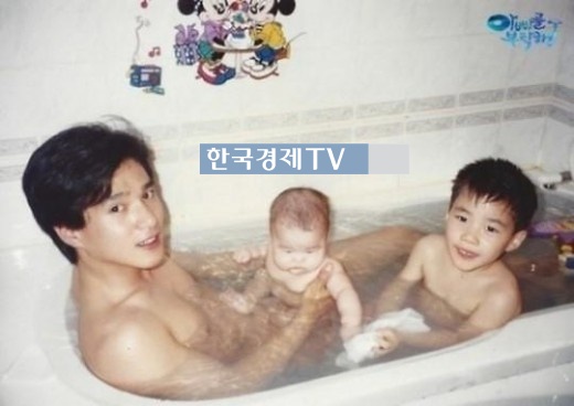 연금술사 조혜정, 갓난 아이시절…만큼 눈에 띄는 미남 아빠