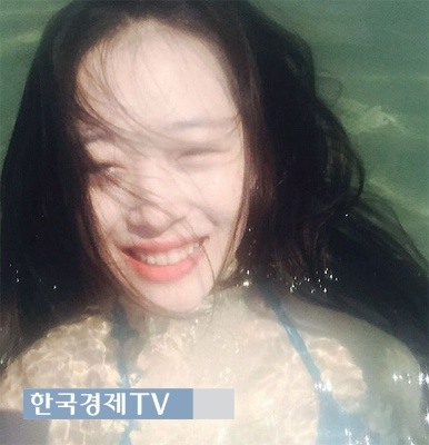 설리 최자, ‘비키니 반달 눈웃음 폭발!...아찔하네’
