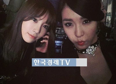 I 태연 솔로 앨범, ‘태연 옆 검은 블랙 의상 시선고정 티파니 헉!’