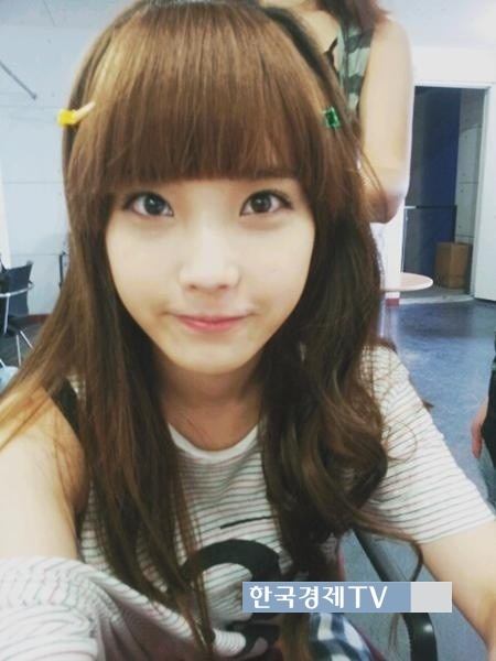 아이유 장기하와 열애 인정, ‘머리에 핀 꽂고 동글동글 초롱 눈빛!’
