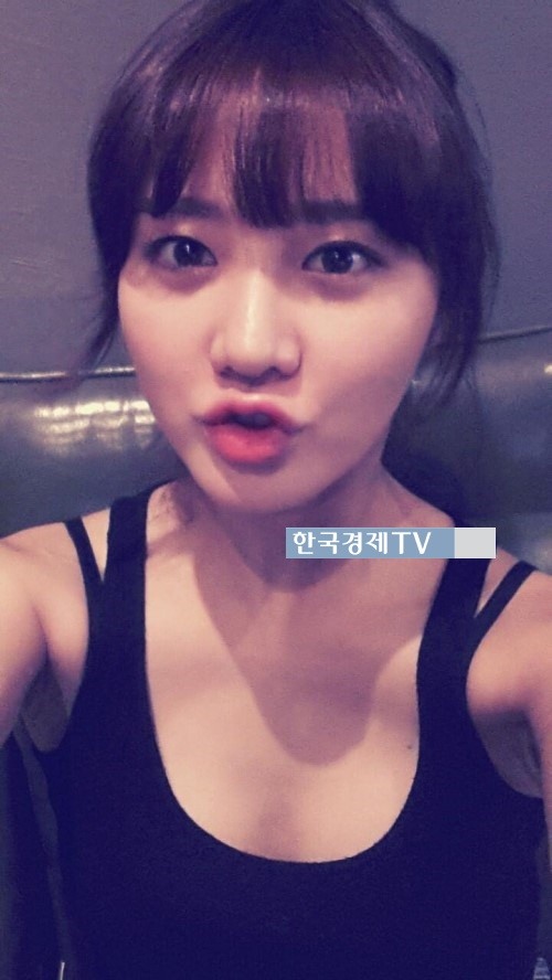 한그루 가족사, ‘입술 쭈삣..키스를 부르는 앵두입술’