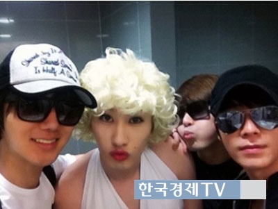 슈퍼주니어 은혁 입대, ‘마릴린먼로 빙의…의외의 섹시미 폭발?