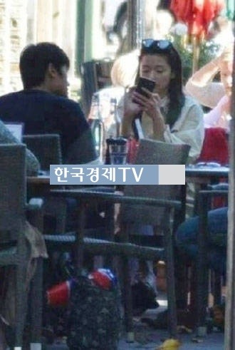 임신 6개월 전지현, ‘외국에서 만나도 이런 느낌?’