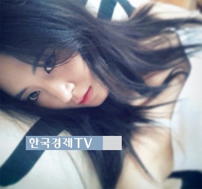 오승환 유리 결별, ‘어깨라인 훤히 드러낸 채 침대에 누워…’