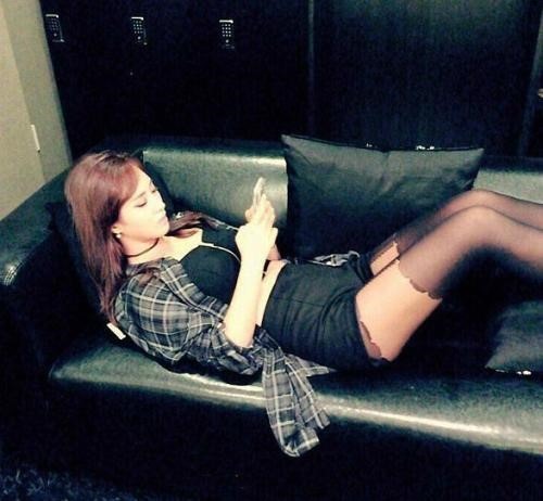 오승환 유리 결별, 화사한 스타킹 신고...'숨막히는 각선미'