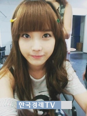 아이유 새 신발, ‘뽀얀 피부 초롱초롱 눈빛 발사…청순 터졌네’