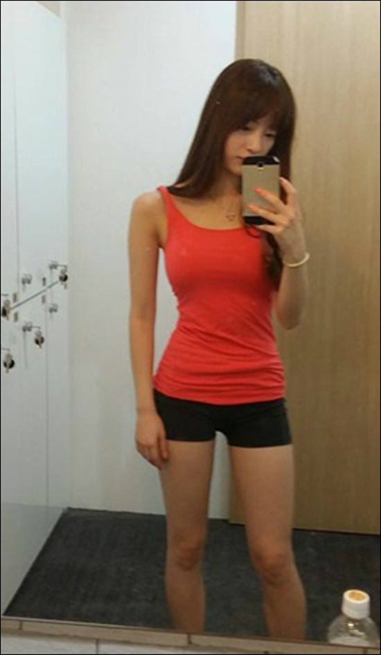양정원 탈의실 셀카, '아찔한 끈 나시+핫 팬츠' 부러운 개미허리