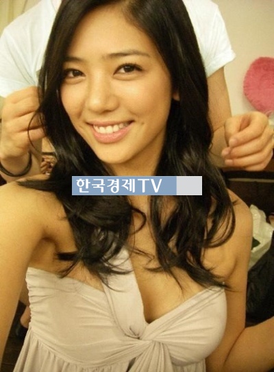 유일랍미 이태임, ‘가슴골 훤히 드러낸 채 브라질리안급 몸매폭발’
