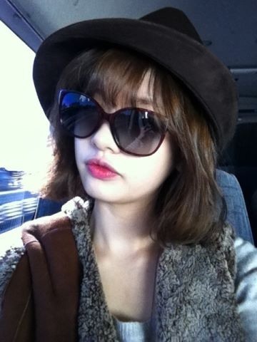 윤제문 정소민, ‘빨간 앵두 입술 쭈삣 선글라스 낀 차도녀 포스’