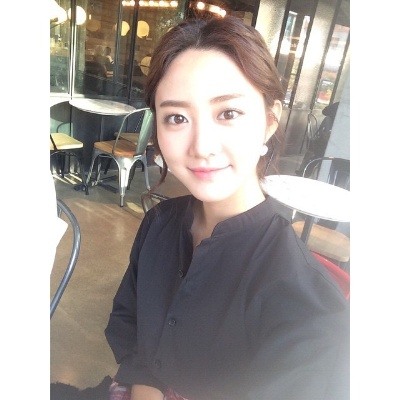 한그루 웨딩화보, ‘블랙 셔츠 초롱초롱 눈망울…잡티를 찾을 수가 없네’