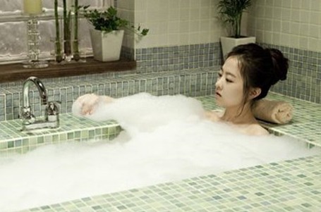 정재영 박보영, 욕조 속에서 쇄골 훤히 드러낸 채…섹시한 매력 폭발