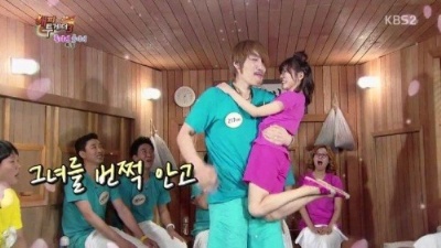 사기 혐의 최홍만, 한팔로 걸그룹 멤버 번쩍 들더니..흐믓?