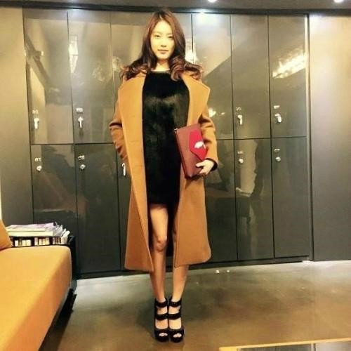 육룡이 나르샤 공승연, ‘롱코트 사이로 드러난 매혹적인 젓가락 각선미’