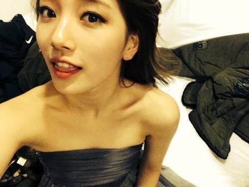 도리화가 배수지, 그냥 걸치기만 한 듯한 의상입고..깜찍폭발