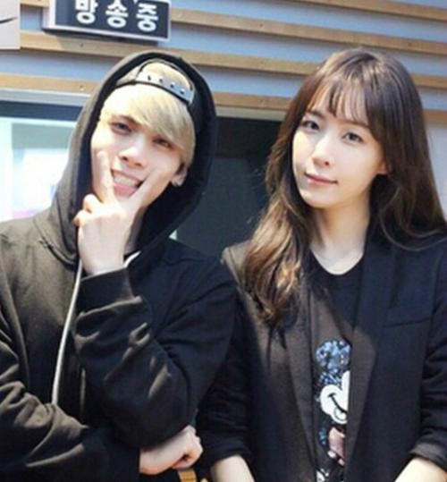 김이나, 연예인 옆에 있으니 "마치 10대 걸그룹 같네"
