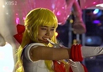 한가인 임신, ‘11년 전 노랑머리 한 채…세일러문 빙의 대폭소’