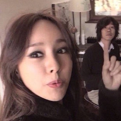 이효리 근황 포착, ‘손가락 하나면 남편이 화들짝 놀랄 정도?