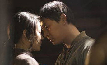 극적인 하룻밤 한예리의 입술을 씹어 먹기 직전 남자는?