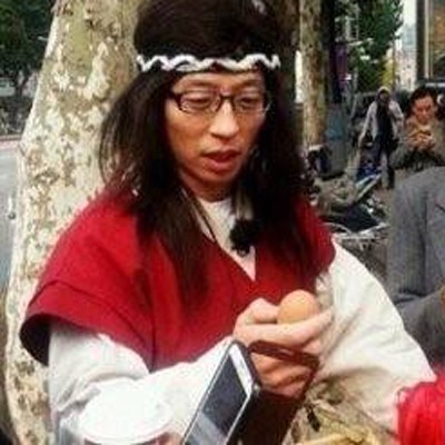무한도전 엑스포, ‘계란 들고 청계천 앞 망나니 포스’