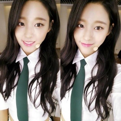 설현, 교복 입은 청순한 모습…무대 위 섹시함은 잊어요~
