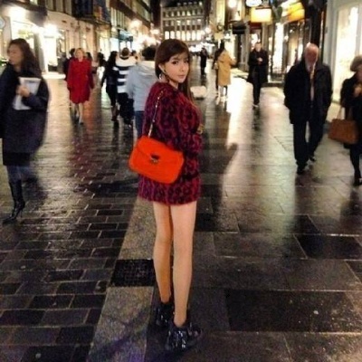 마마 2015 박봄, ‘런던 거리에서 아찔한 각선미..순간의 찰라’