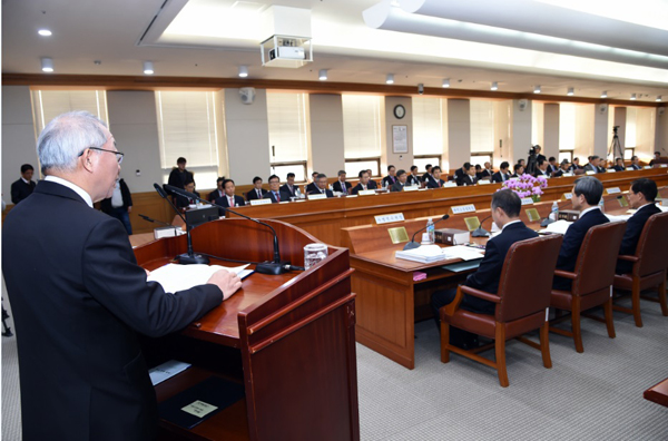 ▲4일대법원청사에서열린전국법원장회의에서양승태대법원장이인사말을하는모습(사진=대법원)