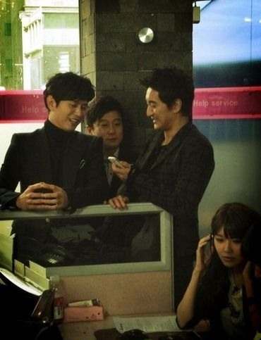 아는 형님 이수근, 유명인 사이에..그냥 스쳐 지나가는 씬스릴러급?