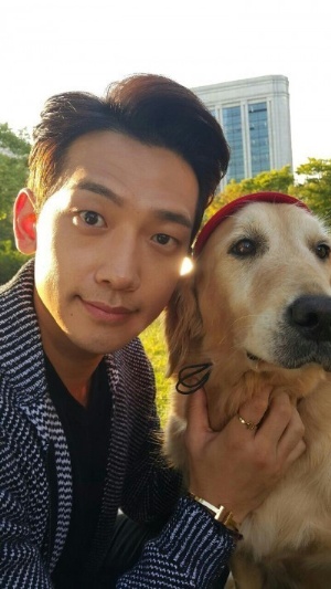 컬투쇼 비, 반려견 벤지와 다정 직찍…‘순간 닮은 줄’