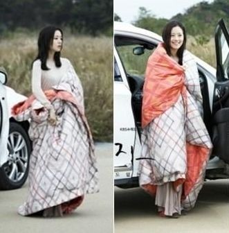 그날의 분위기 문채원, 추워서 이불 덮었을 뿐인데..럭셔리 드레스 연출