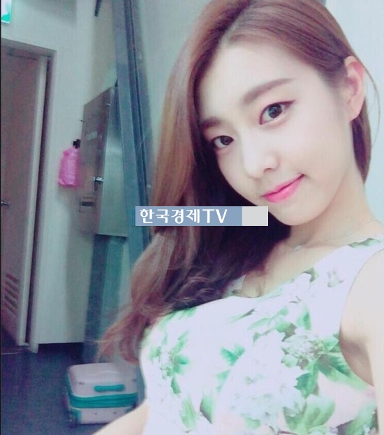 롤 올스타전 조은정 아나, 스펙보다 뛰어난 볼륨 몸매 '이 정도 일 줄'