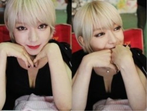 AOA 초아 불꽃, 턱 괴고 카메라만 응시했을 뿐인데...눈이 몰리네