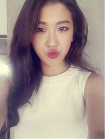 파워타임 백예린, 길게 늘어뜨린 웨이브 머리 "남심 저격"