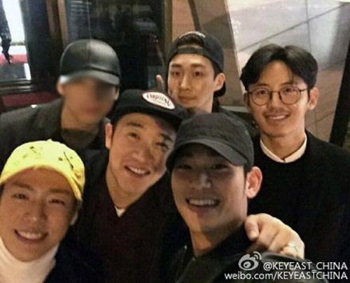 올해를 빛낸 탤런트 김수현, 송년회 사진 보니 '훈훈 그 자체'