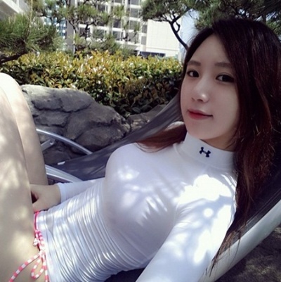 파워타임 예정화, 밀착 상의 사이로..터질듯한 볼륨감..이 정도야?